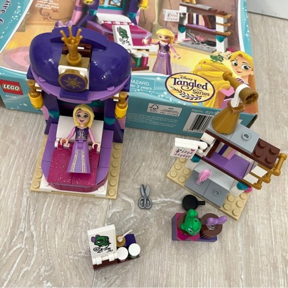 LEGO Disney Tangled Series Rapunzel's Castle Bedroom Set 41156 - Picture 2 of 6